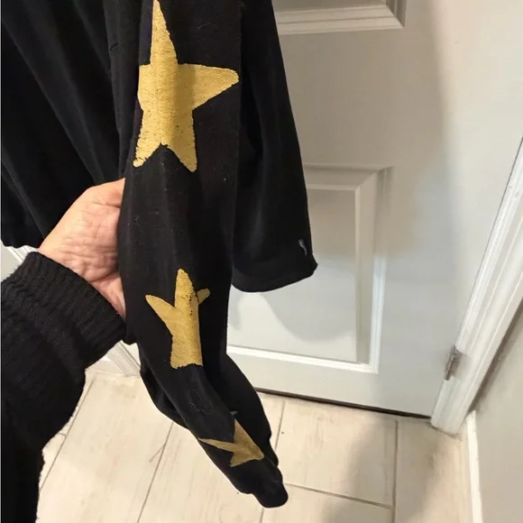 Lug Black Jersey with Gold Accents - Picture 2 of 4